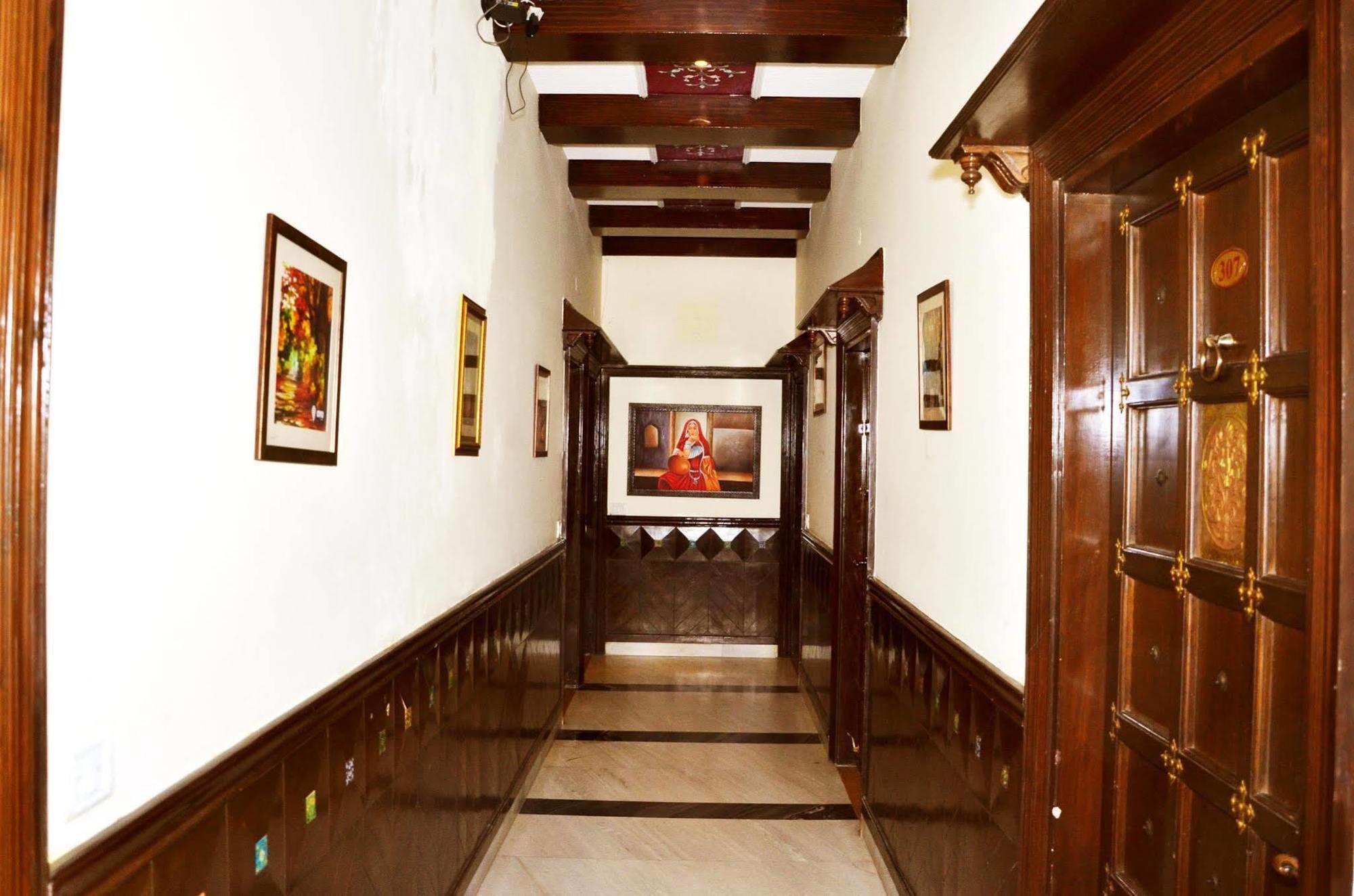 Отель Rajputana Haveli - Джапур Экстерьер фото