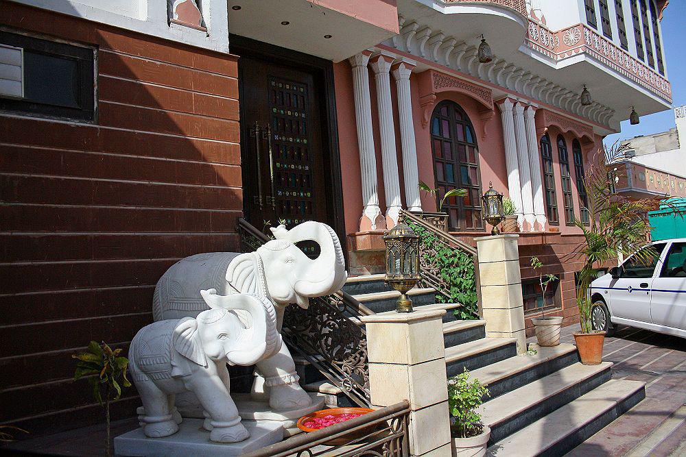 Отель Rajputana Haveli - Джапур Экстерьер фото